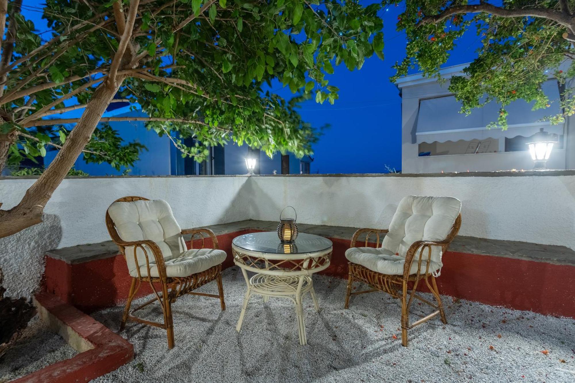 Spacious Home With Yard, Mytilene Lesvos מראה חיצוני תמונה