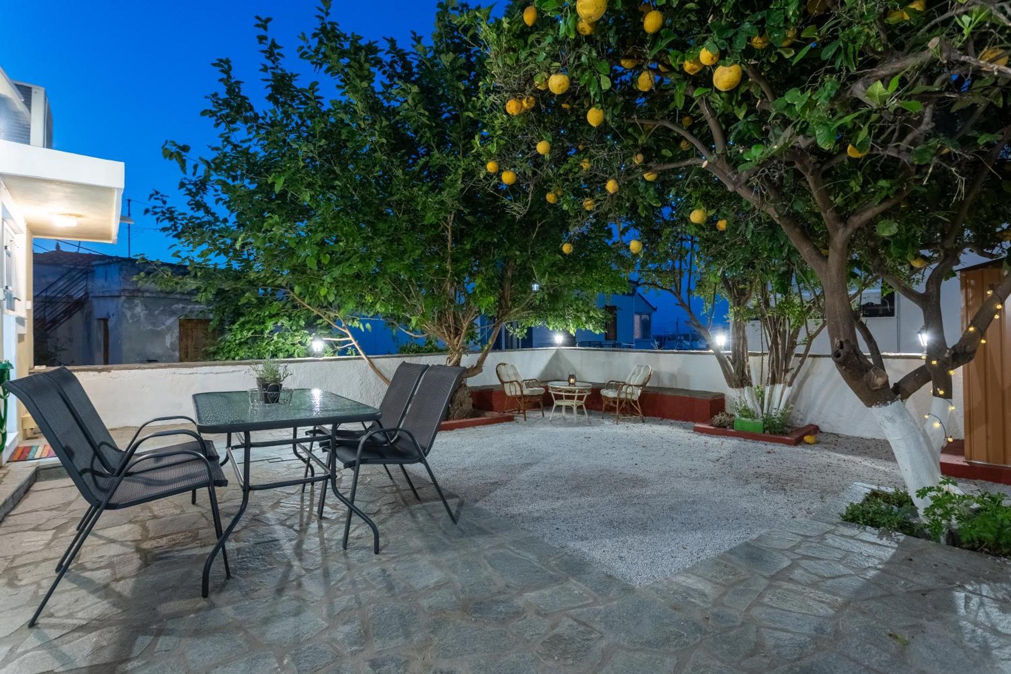 Spacious Home With Yard, Mytilene Lesvos מראה חיצוני תמונה