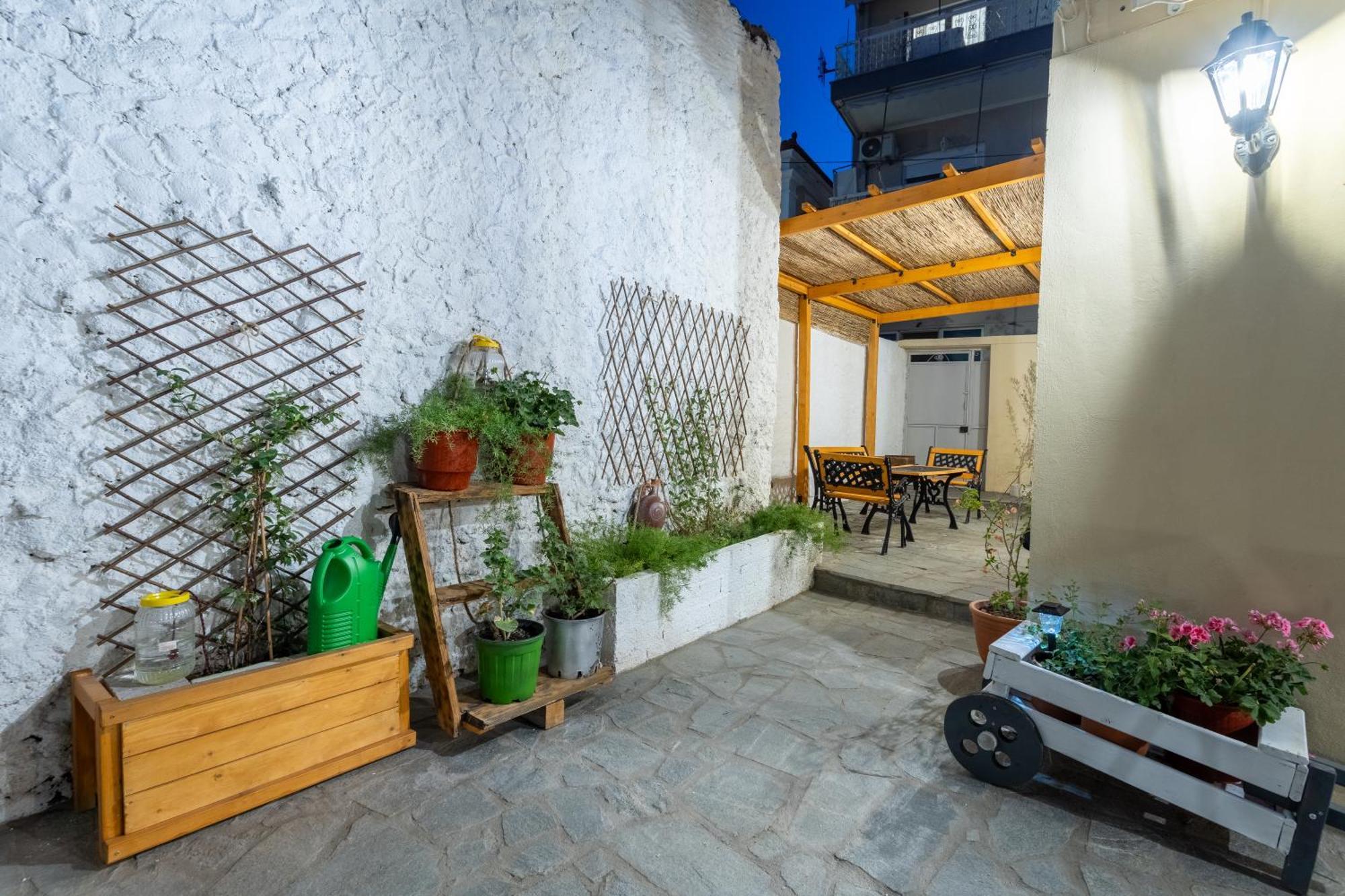 Spacious Home With Yard, Mytilene Lesvos מראה חיצוני תמונה