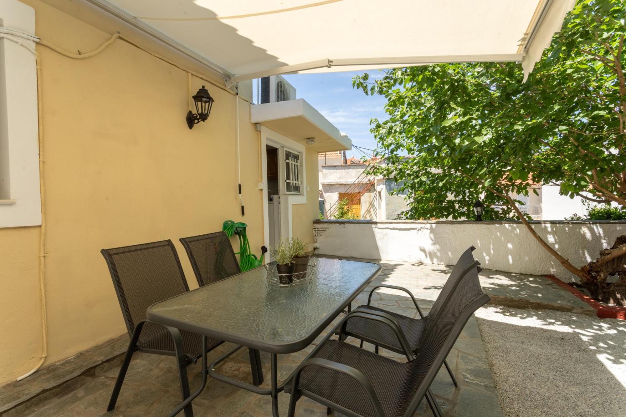 Spacious Home With Yard, Mytilene Lesvos מראה חיצוני תמונה