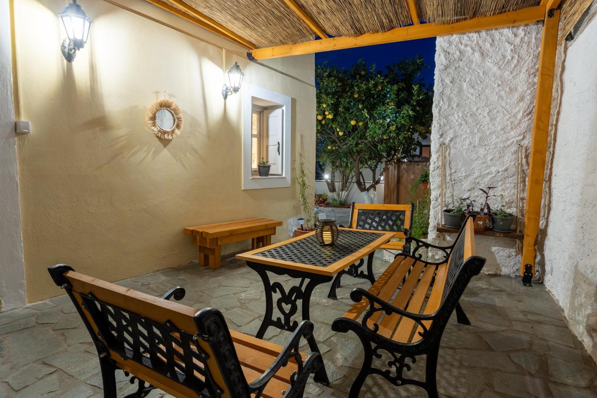 Spacious Home With Yard, Mytilene Lesvos מראה חיצוני תמונה