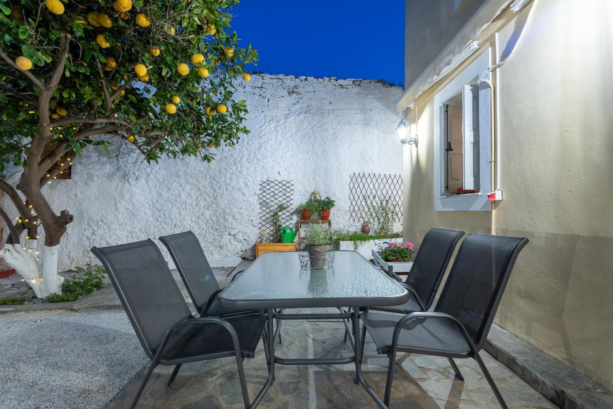 Spacious Home With Yard, Mytilene Lesvos מראה חיצוני תמונה