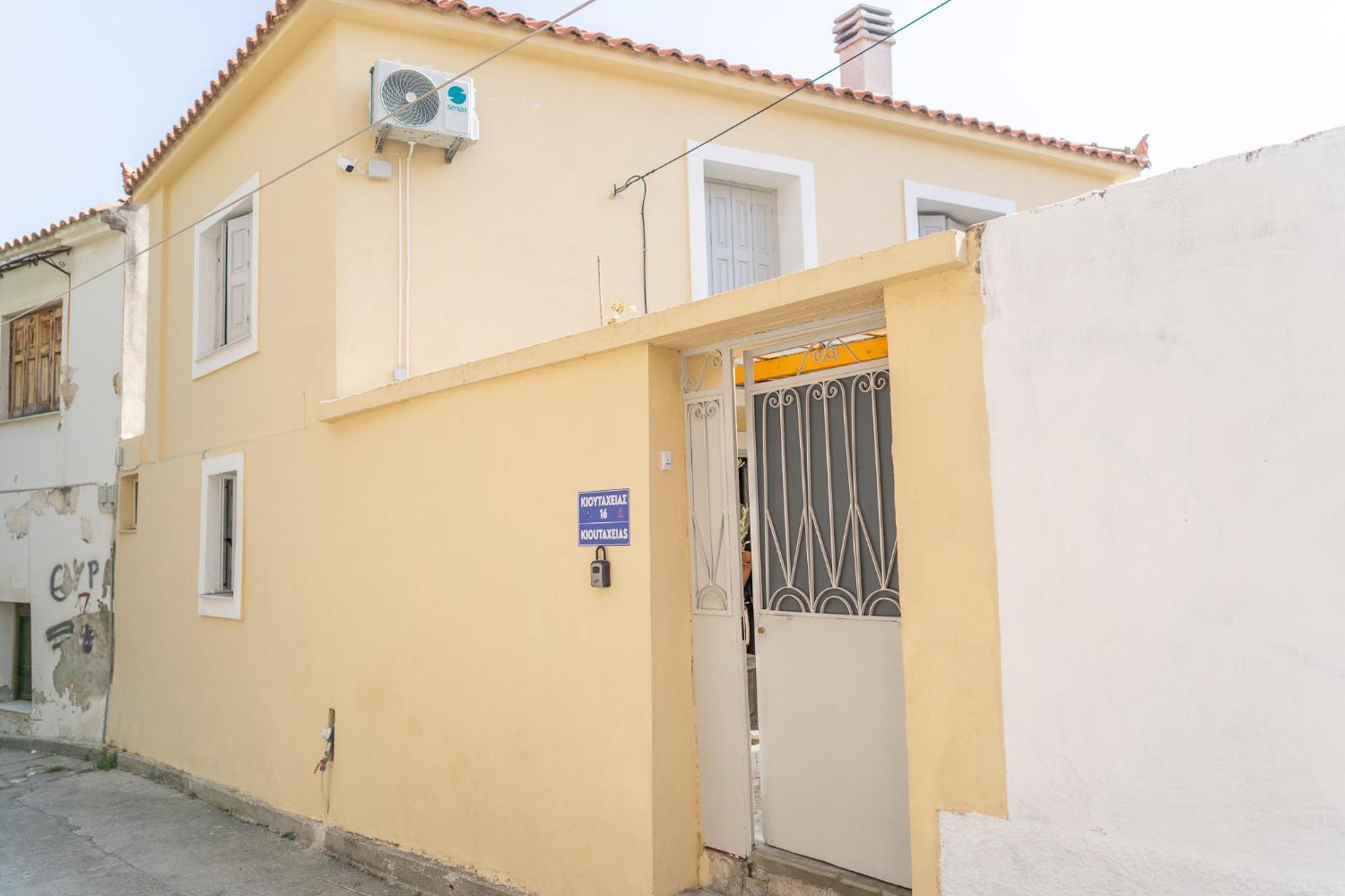 Spacious Home With Yard, Mytilene Lesvos מראה חיצוני תמונה